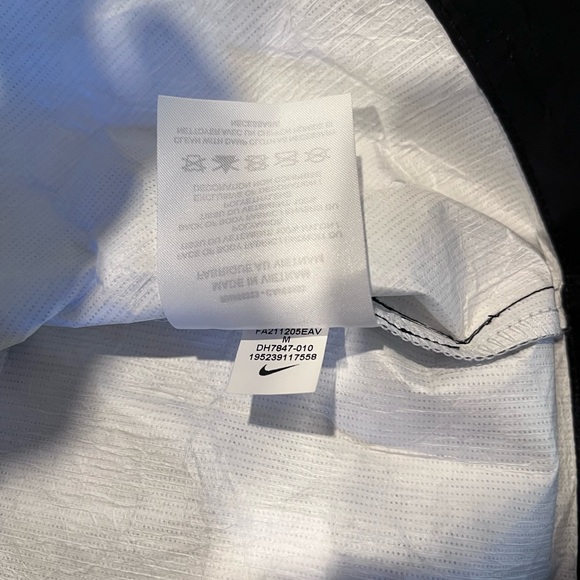 Nike Sportswear Essentials Long Coaches Jacket - Picture 11 of 13